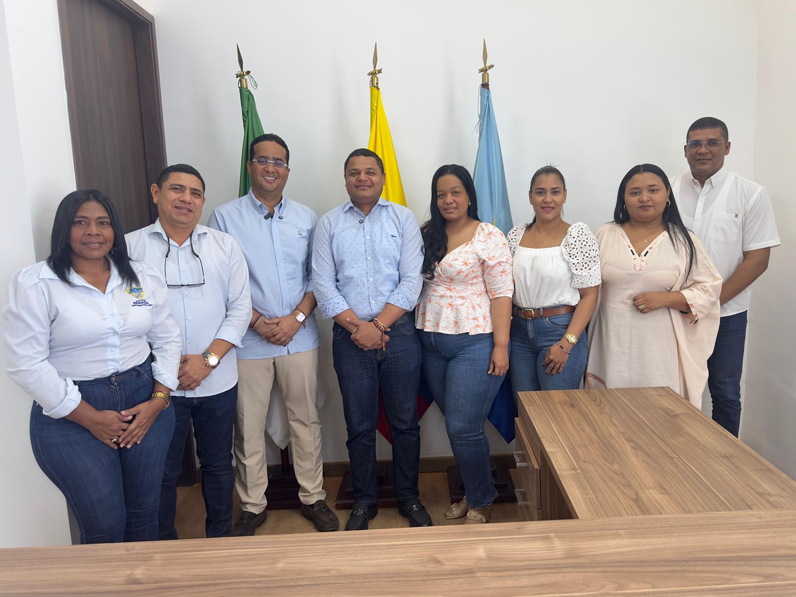 imagen de Alcalde Genaro y gobernador Jairo, más cerca de la gente, cumpliéndole la palabra a Riohacha